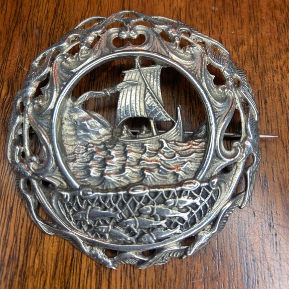 Vintage Jewelry - Norskt Monster Vintage Fisherman Silver Brooch